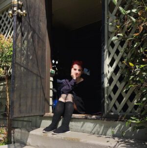 Laurie Penny Instagram - Liz came round to have quarantine tea. She sat on a blanket in the front garden ten feet away. How’s everyone else spending this very strange Saturday?