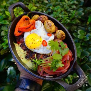 Lawrence Duran Instagram - Breakfast Of Champions
Grilled skirt/ Roasted baby potatoes/ Pickled onions/ Sunny side up egg/ Grilled peppers/ Avocado salsa
.
.
.
.
.
.
#SteakAndEggs #Simple #Delicious #BreakfastOfChampions #4amClub #FitFam #FunFood #FoodPorn #PicOfTheDay #Fitness #IGFitness #InstaFit #Breakfast #ChefLife #PrivateChef #WahlbergChef #Blessed