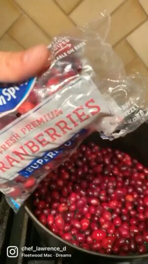 Lawrence Duran Instagram - Happy Thanksgiving 🦃 

@oceansprayinc 
#CranberrySauce 

8 cups of cranberries 
2 Granny Smith apples
2 cups brown sugar
Zest of whole navel orange
Juice of 4 oranges 
Zest of whole lemon
Juice of half lemon
2 Tbsp honey
3 Tbsp Orange liqueur 
1 Tbsp ground cinnamon 
1 tsp ground nutmeg 
1/8 tsp ground cloves
1/8 tsp ground juniper berries

#thanksgiving #feast #oceanspray #cranberry #sauce #happyholidays #comfortfood #privatechef #wahlbergchef #family #blessed