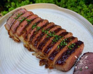 Lawrence Duran Instagram - @snakeriverfarms 
NY seared to perfection 
Salt, Pepper & Chives… this NY needs nothing more

#SundayFunday #SnakeRiverFarms #NYSteak #OnlyTheBest #Simple #Delicious #FunWithFood #PrivateChef #WahlbergChef #Family #Blessed