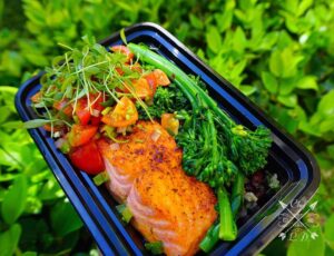 Lawrence Duran Instagram - Broiled Coho salmon/ Grilled Broccolini/ Cilantro lime brown rice/ Cherry tomato pico
.
.
.
.
.
.
.
#MealPrep #Salmon #FitFam #FitFoodie #FunFood #PicOfTheDay #FoodPorn #Fitness #IGDaily #Fit #IGFitness #InstaFit #FitFood #Fitness #HealthAndWellness #InspiredToBeBetter #4amClub #Chef #PrivateChefLife #WahlbergChef #Blessed