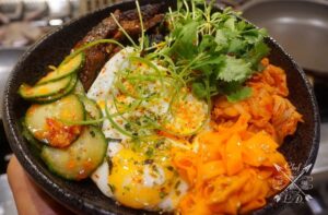 Lawrence Duran Instagram - #bibimbap
Jasmine rice/ Pickled carrots/ Spicy cucumber/ Grilled short ribs/ Cilantro/ Green onion/ Kimchi/ Fried egg
#ComfortFood #Kimchi #FunWithFood #ChefLife #WahlbergChef #Family #Blessed