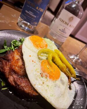 Lawrence Duran Instagram - Steak & Eggs
#LateNightEats
@snakeriverfarms 
@flechaazultequila 
@spiceology 
@messermeister 

#snakeriverfarms #steakandeggs #wagyu #ribeye #funwithfood #privatechef #wahlbergchef #family #blessed