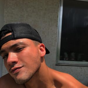 Lawrran Couto Instagram - Bronzeado de Rio, de molho em Sampa!