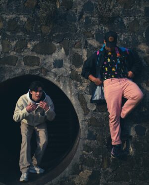 Lawrran Couto Instagram - Adoro uns lugares esquisitos pra tirar fotos.