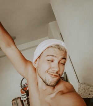 Lawrran Couto Instagram - #tbt P•L•A•T•I•N•A•D•O 🥵🥵
.
Sdds do loirinho de fim de ano