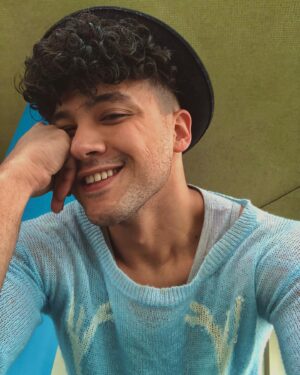 Lawrran Couto Instagram - Eu não consigo nem me conduzir
Como é que eu vou te dar condição?