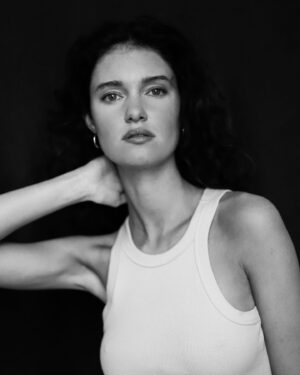 Léa Bonneau Instagram - Belle semaine à tous ! … (j’avais zéro idée de com stylé…) Cc @lisa_lesourd_ 💛