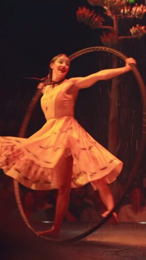 Lea Toran Jenner Instagram - The joy of performing under the rain at 
✨LUZIA ✨… by Cirque du Soleil 🎪

Artist: @leatoranjenner 
Filmed by: @aboufreestyle 
Show by: @cirquedusoleil