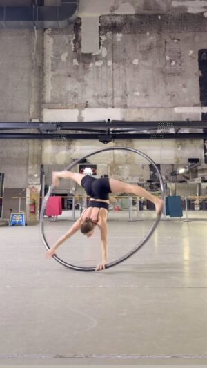 Lea Toran Jenner Instagram - 🪐 
#cyrwheel