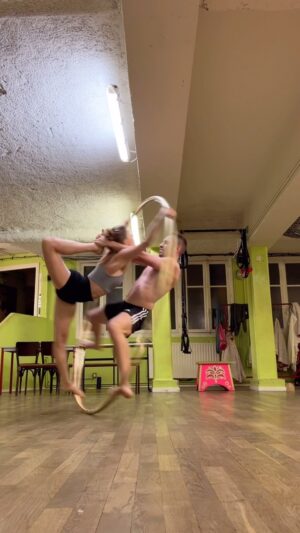 Lea Toran Jenner Instagram - I missed this 🫶🥹
@duounity 

with @fran6perr0 
#duounity #duocyrwheel #cyrwheelduo