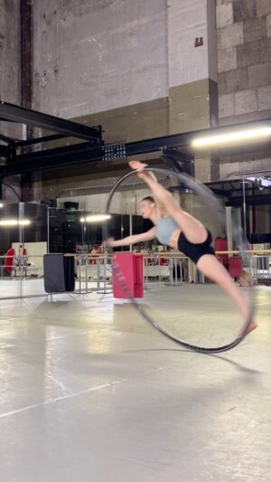 Lea Toran Jenner Instagram - 🌪️ 
#cyrwheel