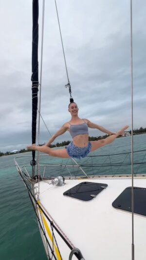 Lea Toran Jenner Instagram - This made me so happy today. 

It took me 90min to knot my hair. 

30min to relax into suspension. (Combined with moments of frustration that nearly made me give up)

And the pleasure of hanging for about 3min. (Which is the only part you get to see on Instagram of course 😅)

It was not easy, but made me so incredible happy and proud of myself. 

Props to @renaud_blais for setting me up an aerial point on his boat and holding my hand throughout the process 🥰

I am very excited for 3 more weeks of sailing, swimming and hairhainging 🙃

#hairhanging #sailboat #sailboatlife #boatlife