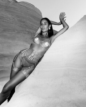 Lea Vlamos Instagram - venus of milos is dismissed 😈