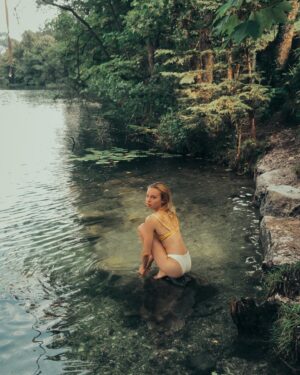 Lea Zoë Voss Instagram - 🐒