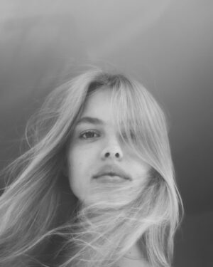 Lea Zoë Voss Instagram - 🌬