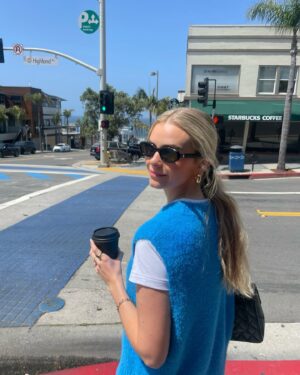 Leah McNamara Instagram - Blue on blue on blue 💙🐬🦋🩵