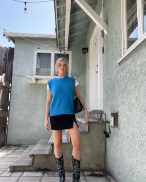 Leah McNamara Instagram - Blue on blue on blue 💙🐬🦋🩵