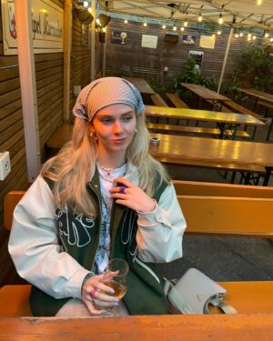 Leah McNamara Instagram - 🇮🇪💚🔫🤑