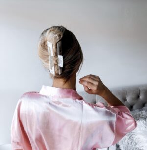 Léanne Lévesque Instagram - 🎀CONCOURS TERMINÉ 🎀 GAGNANTE @kellyparentz 💕
J’ai récemment découvert les pinces à cheveux super confortable et durable de @pixiewoo_ et j’ai donc eu envie de vous organiser un beau petit concours pour vous les faire découvrir également!🤩

Vous courez la chance de gagner carte-cadeaux de 200$ chez @pixiewoo_ ainsi que 100$ de carte pré-payé pour une valeur totale de 300$ 

RÈGLEMENTS DU CONCOURS :
✔️Suit la page de @pixiewoo_ 
et de @theflamest 
✔️Like cette publication 
✔️Identifiez en commentaire un ami (  de chance de gagner avec un repost du concours avec mention en story)
✔️Le gagnant sera dévoilé le 27 février 18h, bonne chance à tous xxx