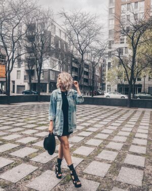 Léanne Lévesque Instagram - Looking for dumblings 🥟🙃