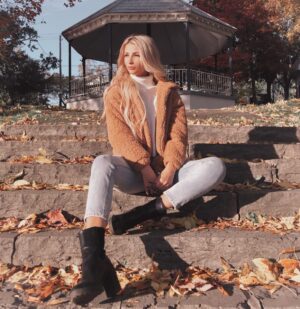 Léanne Lévesque Instagram - 🍂☺️