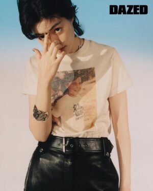 Lee Bom Instagram - 멋졌던 심은경 배우님 🥹@ekshim_ 🫶🏻

@dazedkorea 
@bebekimxx 
@pakbae 
@bit.boot_naejoo