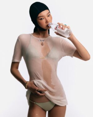 Lee Bom Instagram - 🫧💦🧊

@ellekorea
@sangmi_an_ 
@soheememe 
@ainyoungg 
@e_yeri_e 

🩵