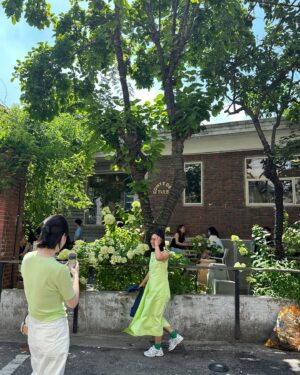 Lee Bom Instagram - 연두의 나 맘에 들어 💚🍀🌴🥑🍈