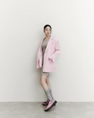Lee Bom Instagram - 🩶@jeon.yeobeen #전여빈 🩶

💗
@fila_korea 
@jangdukhwa 
@iljung_lee 
💗