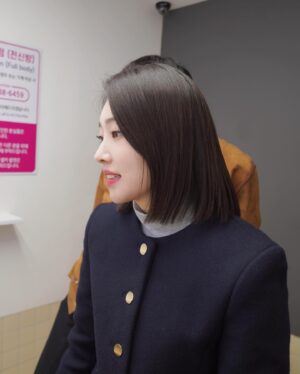 Lee Bom-so-ri Instagram - -
달려라 달려 김지원~!~!~!👻💓