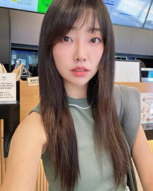 Lee Bom-so-ri Instagram - -
수소문 끝에 찾아간 @hair_micmac !

붙임머리는 난생 처음이었는데
정말 꼼꼼하고 친절하시고
무엇보다 똥손인 제가 머리 관리를 잘 못해도
붙인 티가 거의 안나 자연스럽다는 점이
너무나 만족하는 부분임미댜😍
감사해요 원장님💓

추천해준 금조(@keumjo_1217 )
사진찍어준 시인이(@poet.park )도
모두 고마오❤️