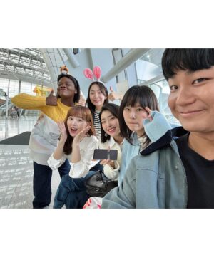 Lee Bom-so-ri Instagram - -
반가움과 즐거움으로 가득했던
#비밀은없어 촬영팀❣️

마지막까지 시청해주셔서 감사합니다😘
고생했댜 이하영!💗