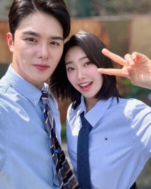Lee Bom-so-ri Instagram - -
유독 더웠던 날☀️
넥타이도 빌려주고 선풍기도 쐬어주고
밥도 잘 사주는 서윗남 소호쒸와☁️

🌸4월은 너의 거짓말🌸
6/28! 곧! 💓