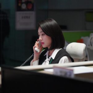 Lee Bom-so-ri Instagram - -
비로소 보낸다, 나의 지원!
너무 너무 소중한 우리 #야한사진관 팀!
모든 순간 감사했습니다😭
정말 많이 사랑해요❤️
그리고 끝까지 함께해준 모든 분들께도 감사를..🫶🏻