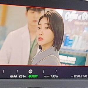 Lee Bom-so-ri Instagram - -
비로소 보낸다, 나의 지원!
너무 너무 소중한 우리 #야한사진관 팀!
모든 순간 감사했습니다😭
정말 많이 사랑해요❤️
그리고 끝까지 함께해준 모든 분들께도 감사를..🫶🏻