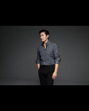 Lee Byung-hun Instagram - 8월 9일 대개봉
#콘크리트유토피아 #CONCRETEUTOPIA