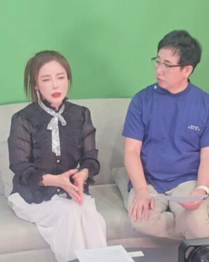 Lee Chae-dam Instagram - 어제 오랜만에 유튜브 "  아는성님 " 찰영하고 왔어요^^

여러분들이 저 채담이에게 궁굼증이 많아서 그 중에 제~일 자극적인 부분을 중점으로 답변해드렸ㅇㅓ요^^ 기대하세요!!!

그리고 " 레이디유로 비뇨기과의원 " 많이 많이 찾아주세요~💕

원장님 여러분들의 고민을 말끔히 해결해드립니다🔥🔥🔥🔥🔥

유튜브 " 아는성님 "  참고 하시고 숙지하고 방문하면 더욱 도움되겠쥬~^^

#아는성님 #레이디유로비뇨기과의원 #유튜브 #비뇨의학과 #남성여성병원