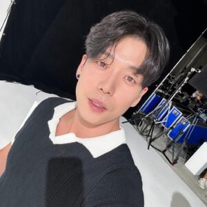 Lee Chang-min Instagram - 가족사진 아님
2023. 10. 10 7pm(킬링 보이스)
2023. 10. 12 6pm(신곡 딩고 라이브) & Music Release 

첫째, 셋째, 막내
둘째는 하도 말을 안들어서 단체사진으로 대체ㅋ
#2am #딩고뮤직 #너말곤다싫다