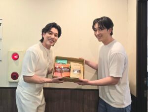 Lee Chang-min Instagram - もちろん、まだスケジュールは残ってるけど今日まですごく長かった。
皆んなと一緒でよかった。
大切なうちのfanのみんなに言いたいことは
「約束を守った方は僕たちじゃなくfanの皆さんの方ですよ」
心から感謝しています。

#2am #チャンソン #ak69 #250