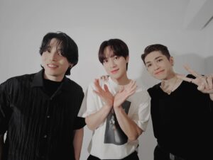 Lee Chang-min Instagram - もちろん、まだスケジュールは残ってるけど今日まですごく長かった。
皆んなと一緒でよかった。
大切なうちのfanのみんなに言いたいことは
「約束を守った方は僕たちじゃなくfanの皆さんの方ですよ」
心から感謝しています。

#2am #チャンソン #ak69 #250