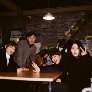 Lee Da-wit Instagram - 하나 남았습니다 
아쉽다 

(손재주가 없어서 여기 없는 사람 합성을 못했습니다 하지만 다 보고 싶으니까 태그 )