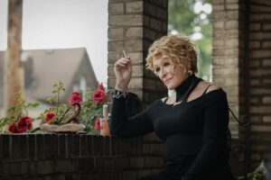 Lee Daniels Instagram - @glennclose I LOVE YOU for having the balls to play this white woman that we’ve never before seen on screen!!

The Deliverance… In theaters Aug 16
