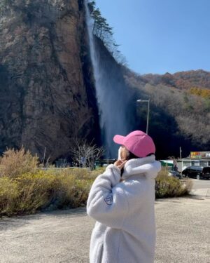 Lee Eun-mi Instagram - 풍경이 아름다운 곳

#용대매바위인공폭포 

#자연
#화요일오후