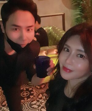 Lee Eun-mi Instagram - .
'임팩트브릿지' 화보 브랜드 볼룸 런칭파티 및 동해이사님 생파 다녀옴 ㅎㅎ
정작 생일이신 동해 이사님하고는 사진이 없네요😇
술도 못 먹고 지인도 없길래 
영상만 잔뜩 찍고 왔지용
틱톡으로 올릴게용❤ .
.
.
#임팩트브릿지
#미디어브릿지
#볼룸런칭
#화보 브랜드 런칭
#마스터서울