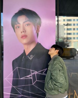 Lee Eun-sang Instagram - 단이 귀 잡기🙃