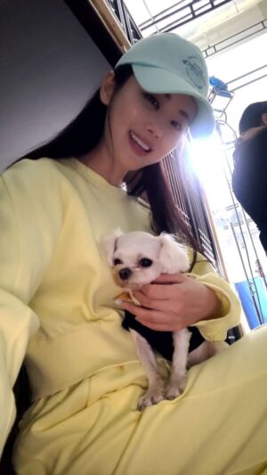 Lee Ga-ryeong Instagram - 꼬미퓌곤행