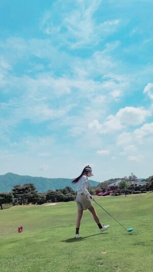 Lee Ga-ryeong Instagram - 공떨어진다
뚜뚜뚜~~