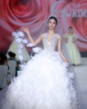 Lee Ga-ryeong Instagram - @kimmisook_wedding_official 
#김미숙웨딩
#해비타트