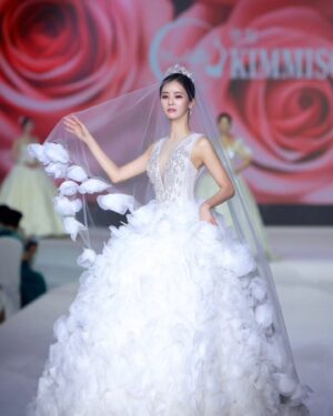 Lee Ga-ryeong Instagram - @kimmisook_wedding_official 
#김미숙웨딩
#해비타트